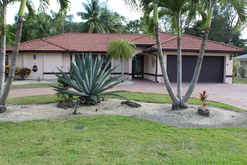 An Escape in Naples Florida - Image 1