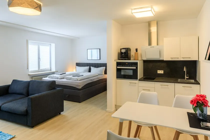 Modern Apartment in city center - Image 1