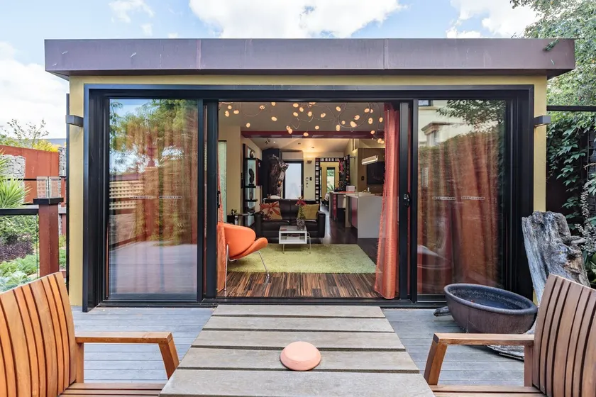Stylish House in Hobart - Image 1