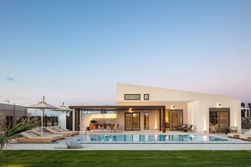 Family Villa Near Beach w/ Kid's Zone by etouri - Image 1