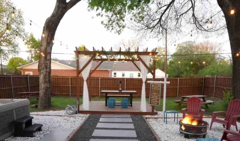 Hgtv home, king bed, Hot tub - Image 1
