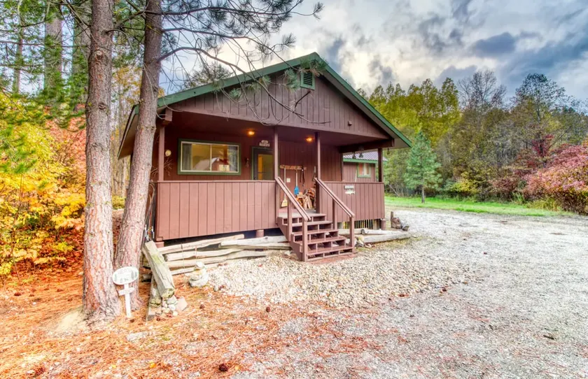 Coles Corner Cabin - Leavenworth WA / Stevens Pass - Image 1
