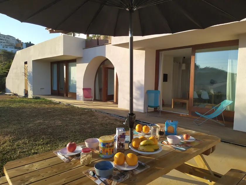 House with spectacular sea views in the historic centre of Begur - Image 1