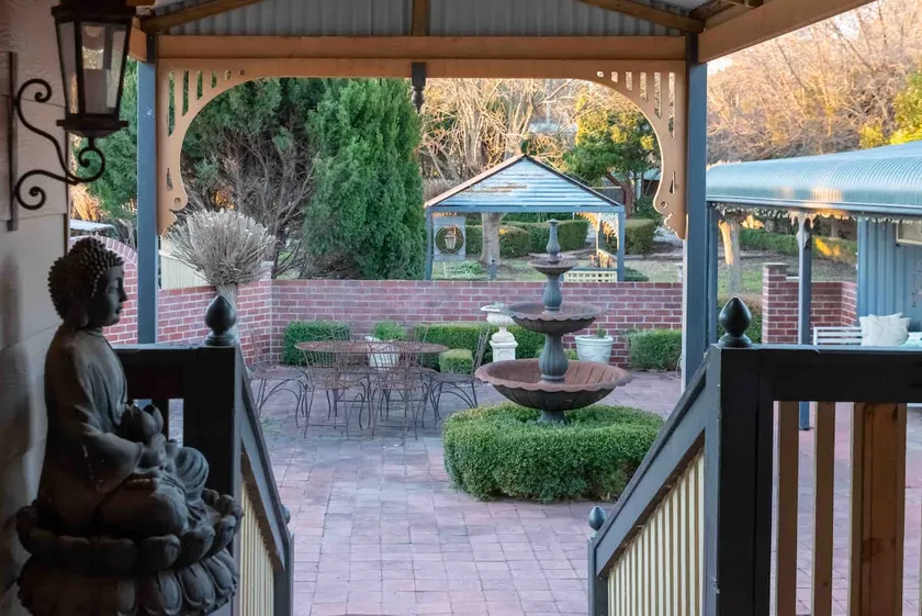 The GARDEN HOUSE/RYLSTONE........country dreaming - Image 1