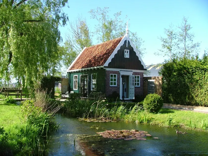 Bungalow nearby Amsterdam beach incl breakfast. - Image 1