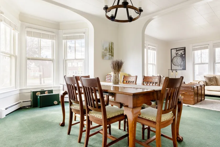 Charming Revitalized 1920s Country Style Home - Image 1