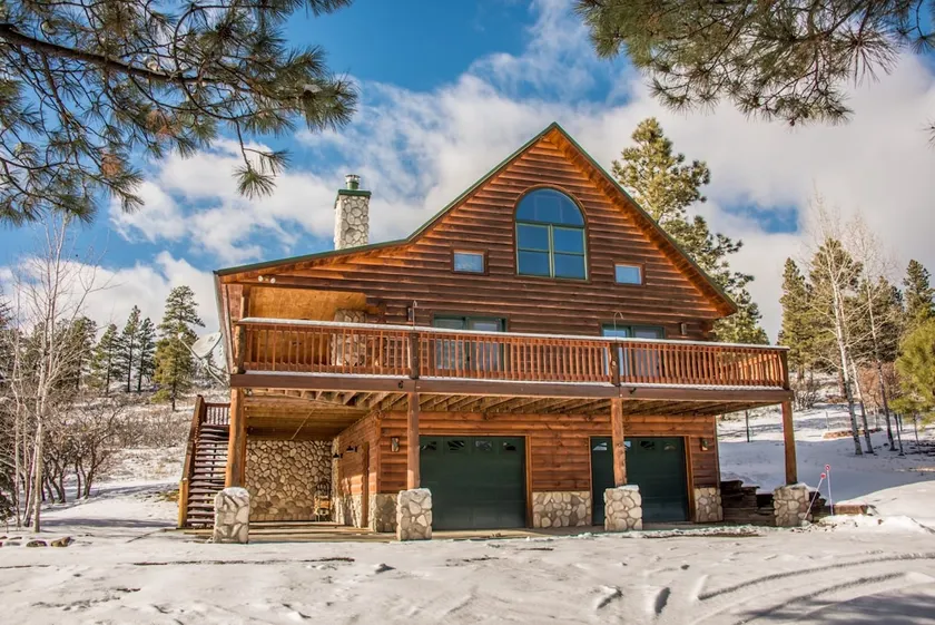 Profitez de la paix et de la faune- Superbe maison en bois rond avec vue sur la montagne  Réservation pour l'hiver - Image 1
