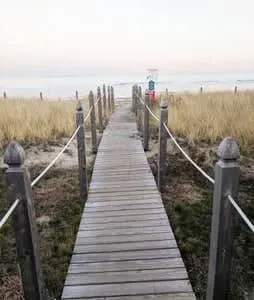 Across the street from the Beach. Pet Friendly. - Image 1