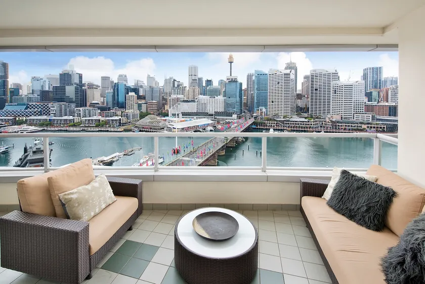 Darling Harbour Getaway - Image 1