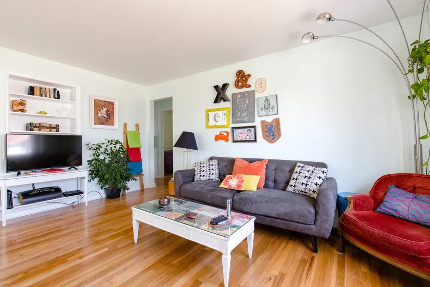 Style and Comfort in a Prime Location - Image 1