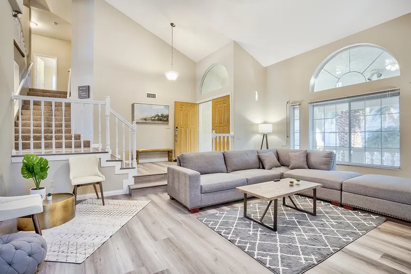 GIANT 7Bd/3Ba Mansion/Pool 9mins to Strip Slps 16! - Image 1