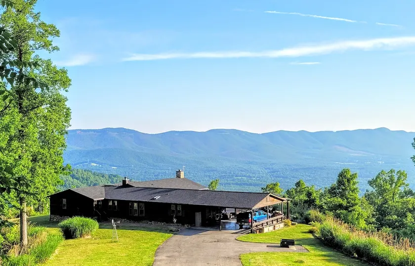 Otterview Mountain House - Image 1