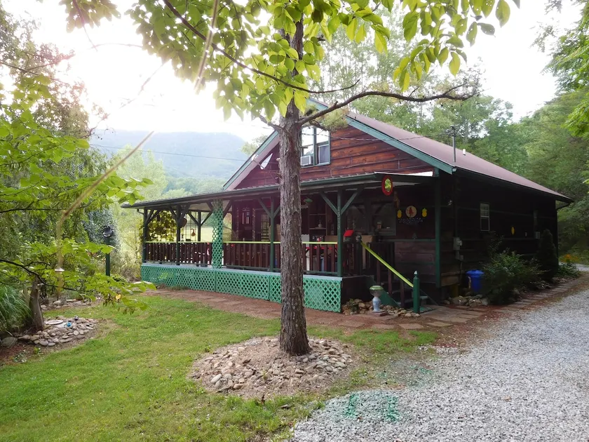 English Mountain Cottage - Image 1