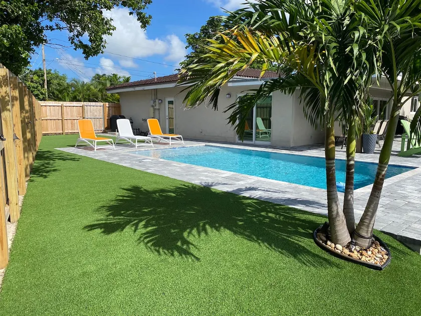Waterfront Home Heated Pool - Image 1
