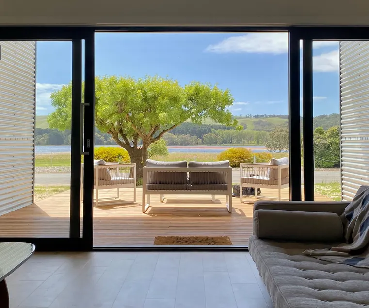 4br Modern Retreat, Views, Kangaroos, Casual Lux - Image 1