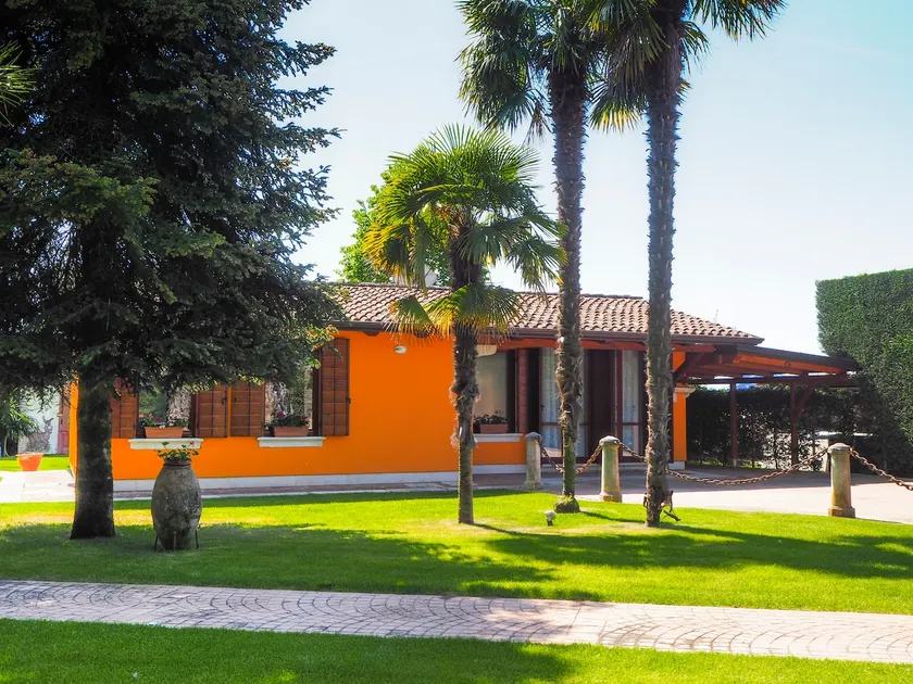 Orange House La Brigata Apartments - Image 1