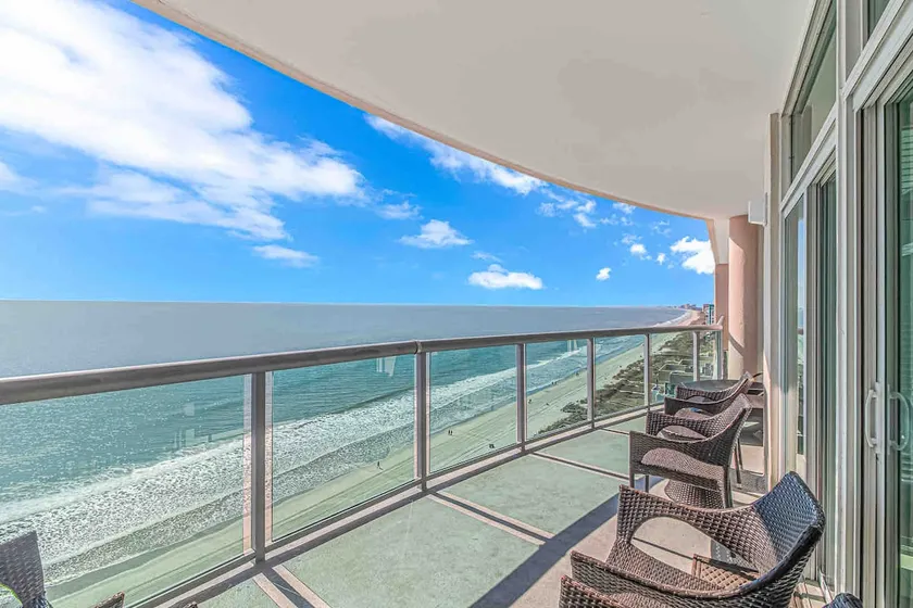 Penthouse Stunning Views Lazy River Indoor Pool - Image 1