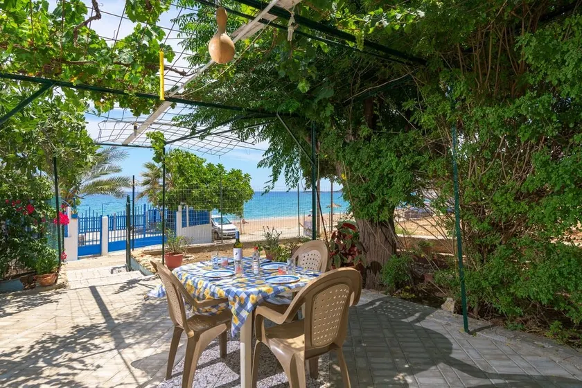 Garden Stegna Beach House - Image 1
