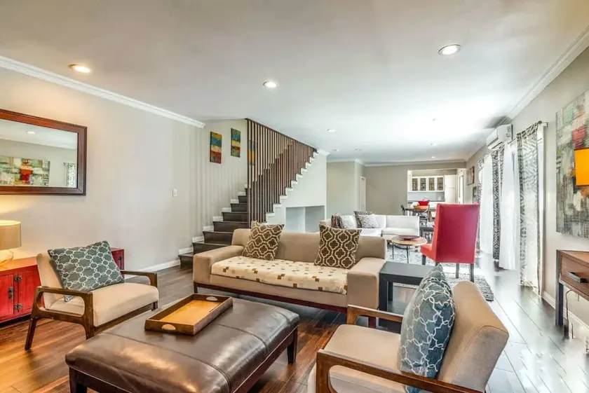 Hollywood Hills Home w Million $Dollar$ Views!! - Image 1