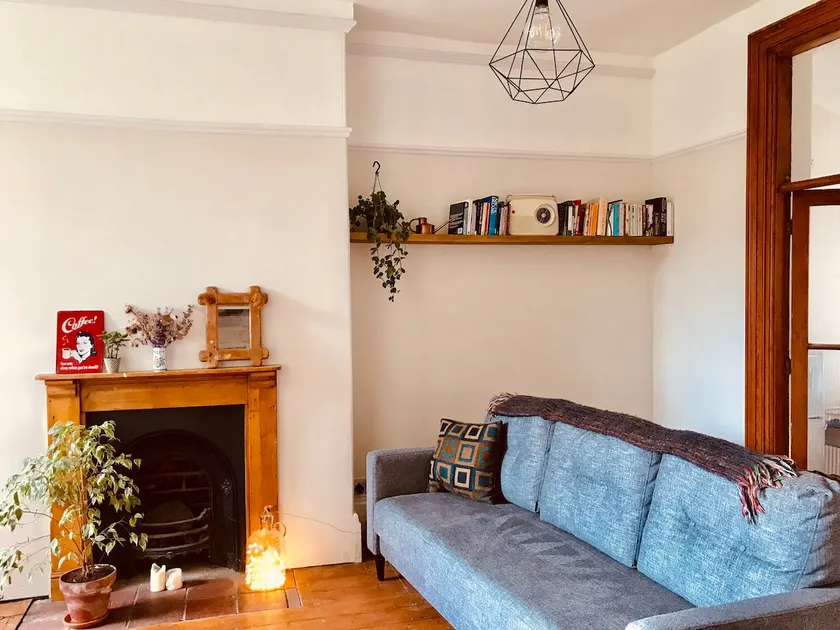 Elegant apartment in Moseley’s leafy backstreets - Image 1