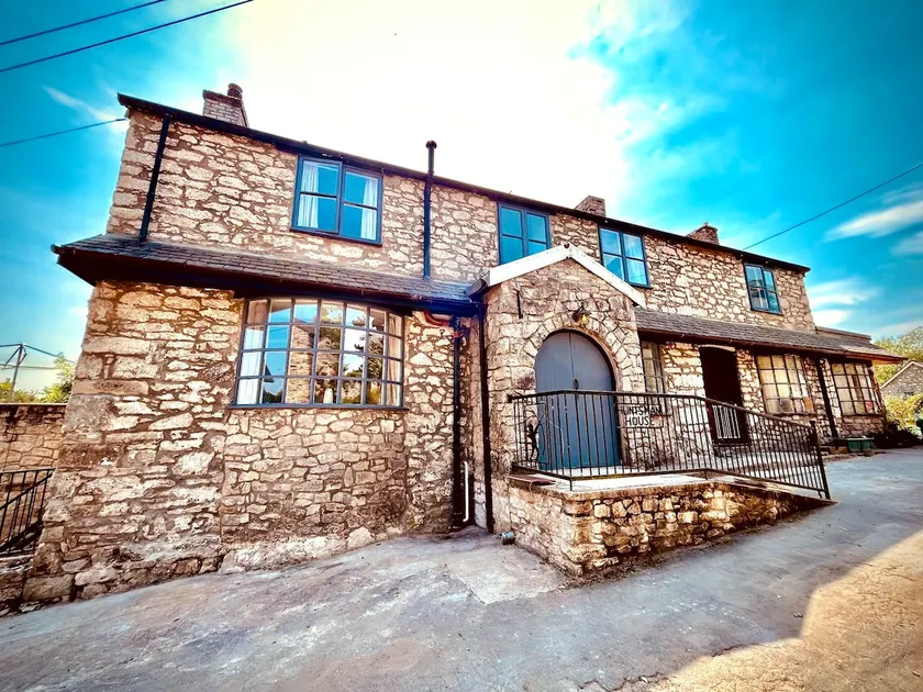 Huntsman House Whitford -Scenic&Rural 4BRwEnsuite - Image 1