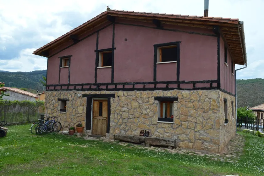 La Casa de Enmedio - Image 1
