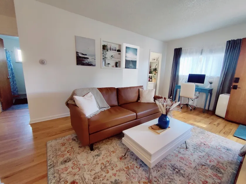 Urban Nest Englewood–Near Denver - Image 1