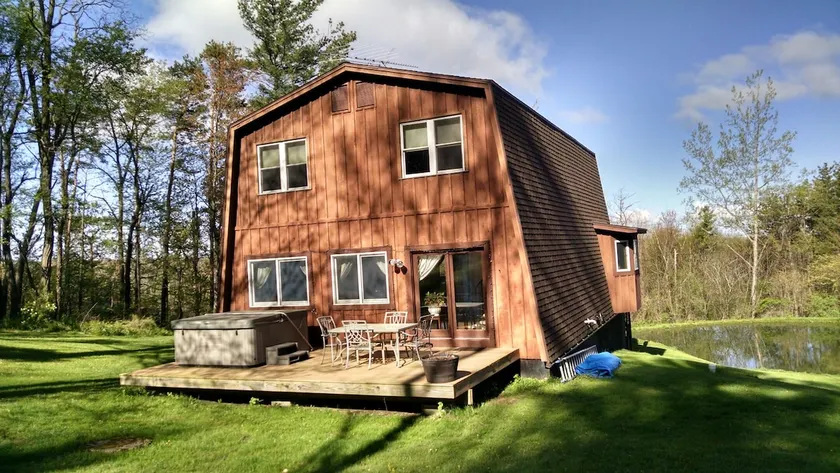 One bedroom apartment on 20 acre farm - Image 1