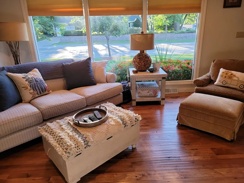Green Bay House - Image 1