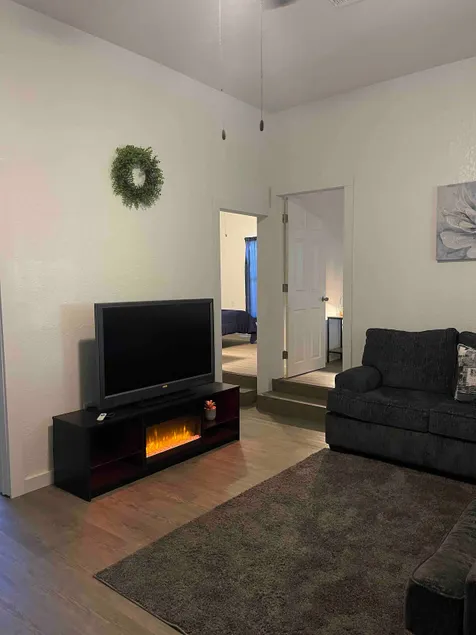 Newly remodeled 5 bedroom home in town, sleep 10. - Image 1