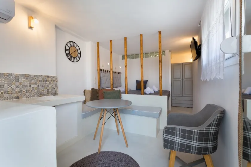 Apoplous studios 3 Aliki Paros - Image 1