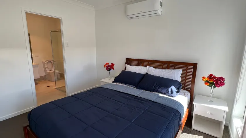 Morden home Master with ensuite and A/C)2 Bath - Image 1