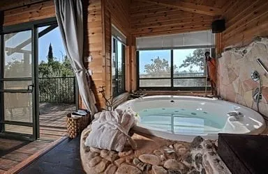 Muscat Cabin - Image 1