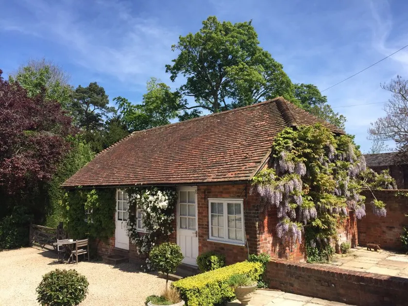 Charming one bedroom cottage - Image 1