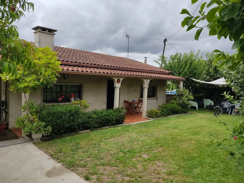 ”Chalet with barbecue and exclusive use pool” - Image 1