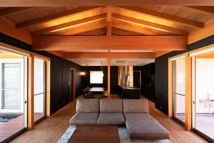 A detached house with an open-air hot spring bath. - Image 1