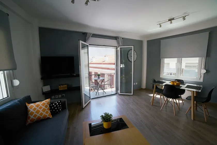 V&V Central & Elegant Apartment - Image 1