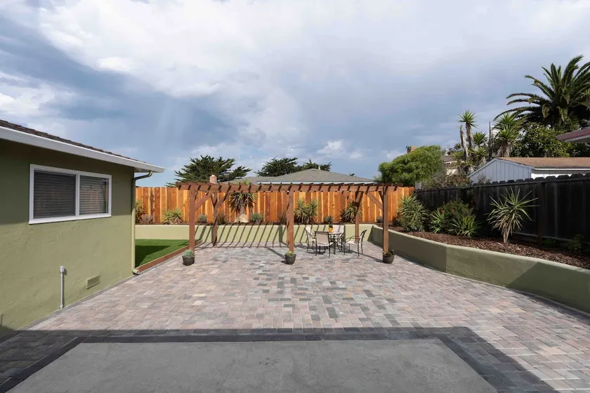 Peaceful Home near Monterey, Carmel STR25-00022 - Image 1