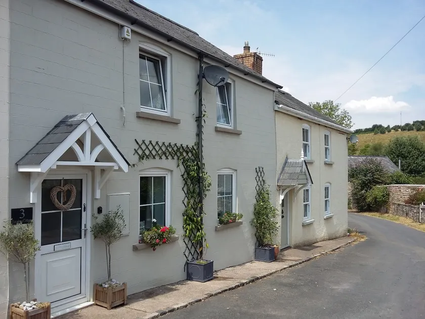 Delightful cottage set in the pretty village of Clearwell, Forest of Dean. - Image 1