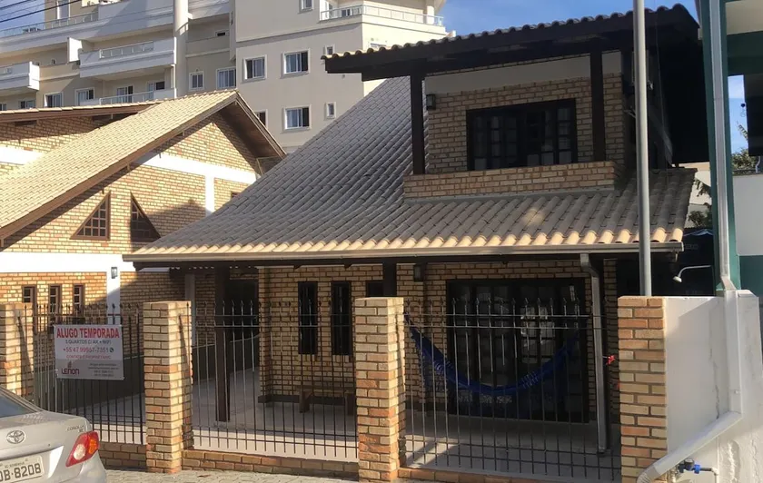 Casa no Centro de Bombinhas near the sea - Image 1