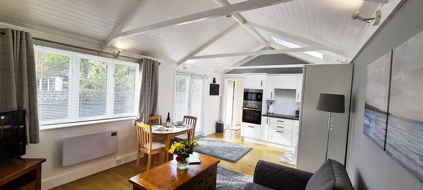 Relaxing Staycation at a Country Lane Cottage - Image 1