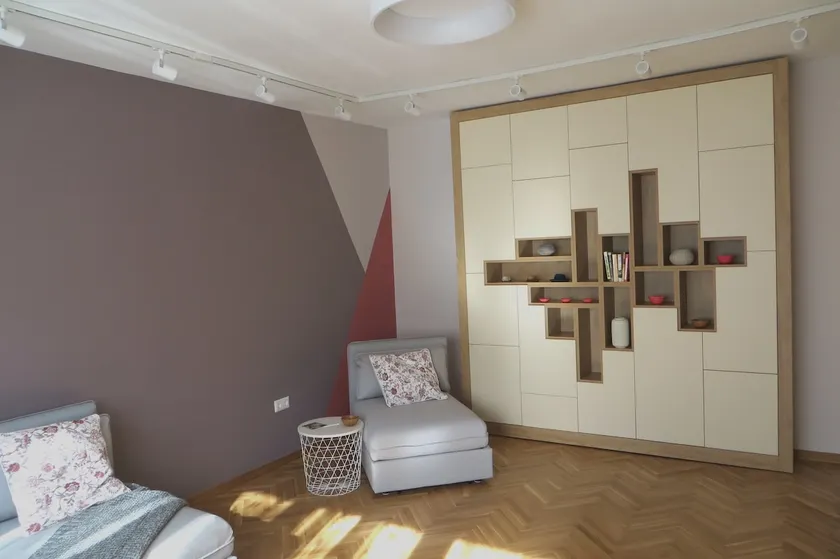 Lussy's Lovely Top Center Apartment - Image 1