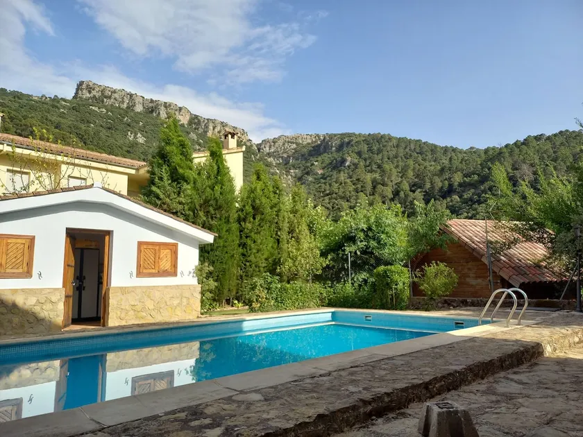 Luxurious villa with pool in the Sierra de Cazorla - Image 1