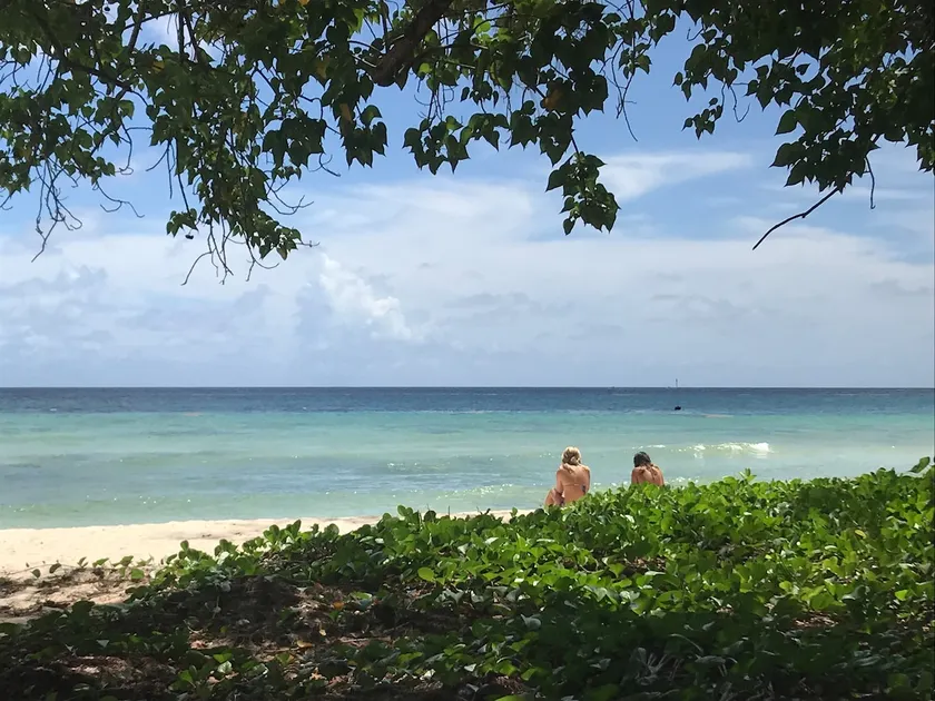 2 Bdrm/Office, W/D, Wi-Fi, Mins2Beach&Food; TopFl - Image 1