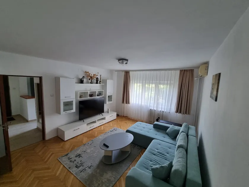 Bucharest Victoria Apartment - Image 1