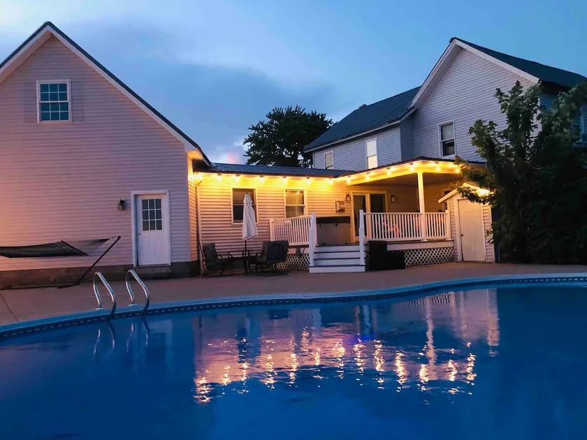 Country Home with a View, Heated Pool & Hot Tub - Image 1