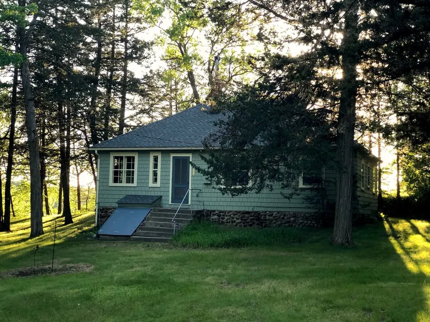 Lake Sylvia Cottage in the Woods - Image 1