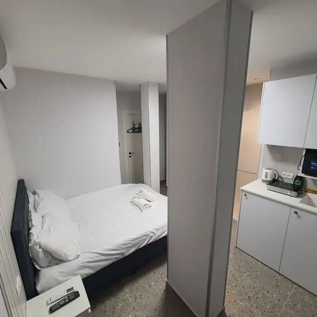 Small & Cozy Boutique Apartment - Image 1