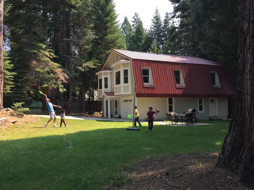 Carriage House at Yosemite - Image 1