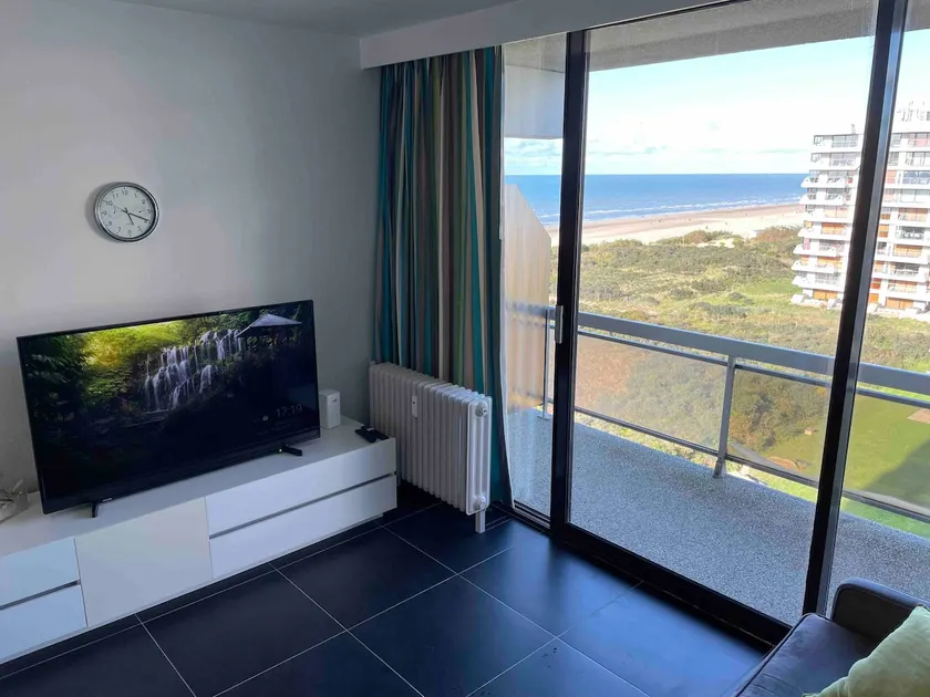 Charming studio with side sea view and indoor pool - Image 1
